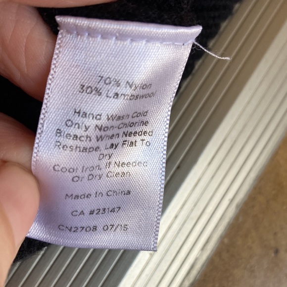 Talbots petites small Black and red sweater - Picture 6 of 6